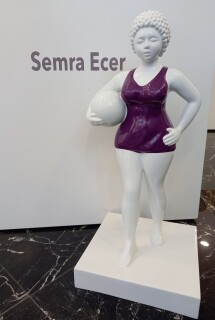 Semra Ecer - 'Sureyya  Paşa Plajı Kızları' Polyester üzeri akrilik, 70x30x30cm. 2024.jpg