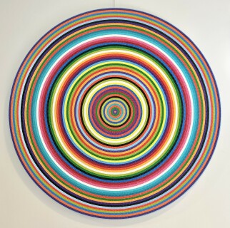 Ekrem Yalc?ndag ' Impress ions from the streets' 100x100cm. çapında, Ahşap üzerine akrilik,2025 (1).jpg